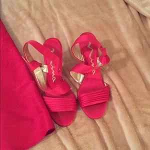 Mia size 6 hot pink heels